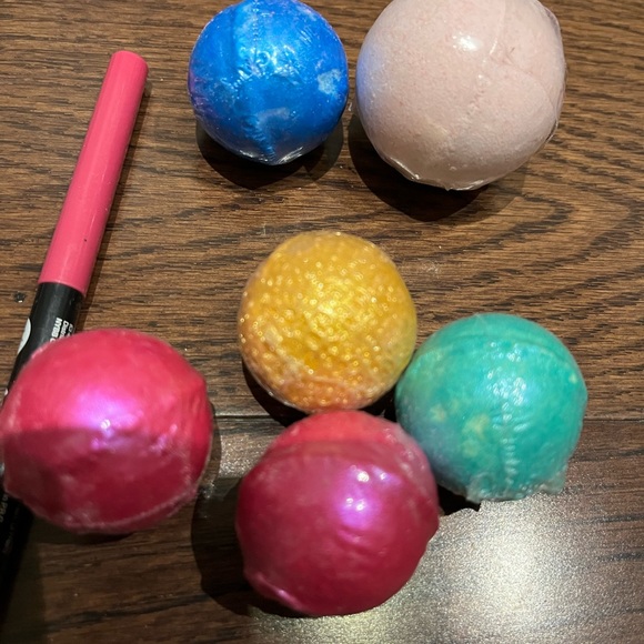 Bath bomb and lip bundle - Picture 5 of 5